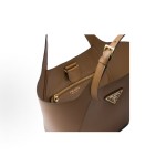 PRADA Enamel metal triangular logo magnetic closed Tote bag, Tote bag, shopping bag, handbag, medium-sized women\'s style, camel color